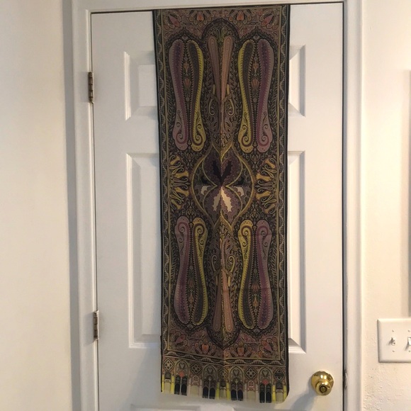 Paisley Etro Milano Scarf in Pristine condition - Picture 2 of 8